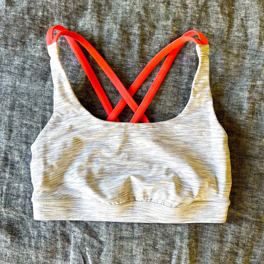 Lululemon “Energy” Sports Bra SIZE 4